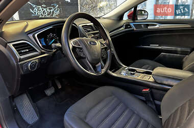 Седан Ford Fusion 2018 в 