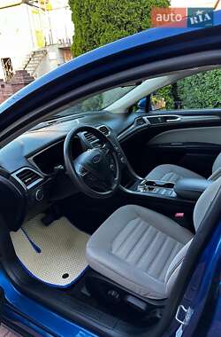 Седан Ford Fusion 2018 в 