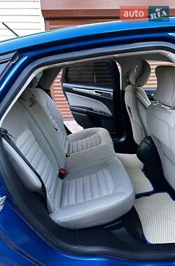 Седан Ford Fusion 2018 в 