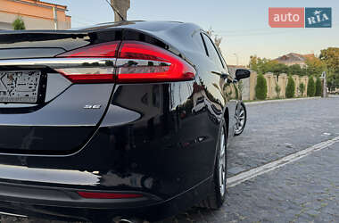 Седан Ford Fusion 2016 в 