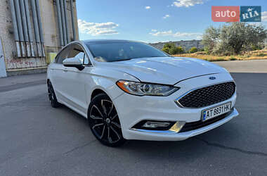 Седан Ford Fusion 2017 в 