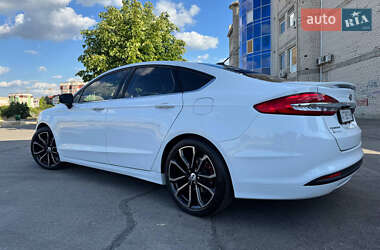 Седан Ford Fusion 2017 в 