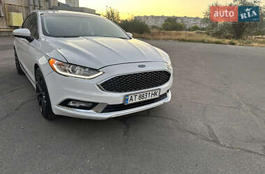 Седан Ford Fusion 2017 в 
