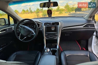 Седан Ford Fusion 2017 в 