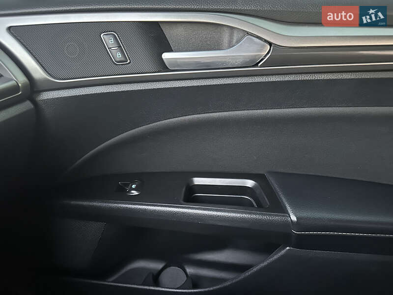 Седан Ford Fusion 2017 в Херсоне