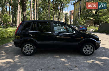 Хэтчбек Ford Fusion 2008 в 