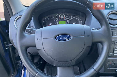 Хэтчбек Ford Fusion 2010 в 