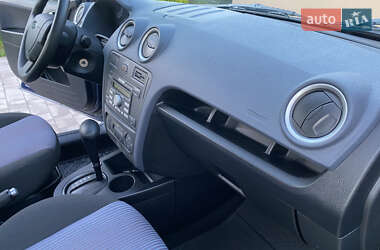 Хэтчбек Ford Fusion 2010 в 