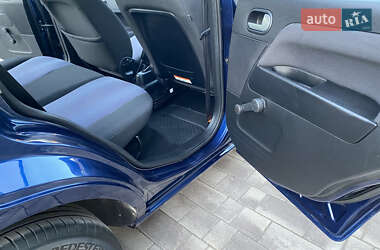 Хэтчбек Ford Fusion 2010 в 