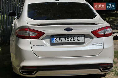Седан Ford Fusion 2014 в 