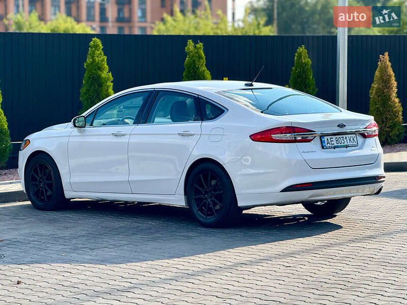 Седан Ford Fusion 2016 в Дніпрі