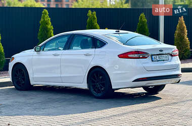 Седан Ford Fusion 2016 в 
