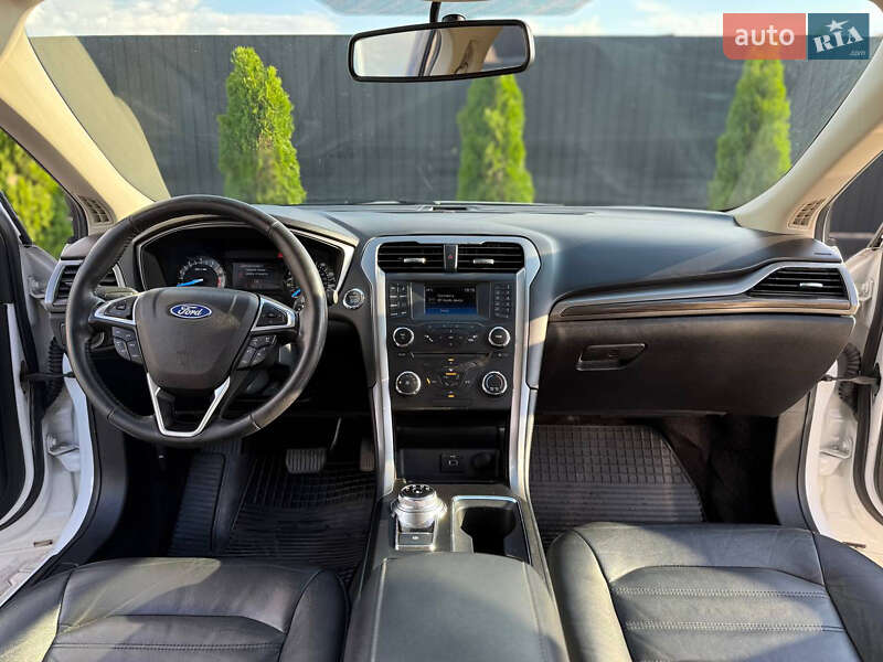 Седан Ford Fusion 2016 в Дніпрі