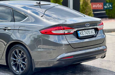 Седан Ford Fusion 2016 в 