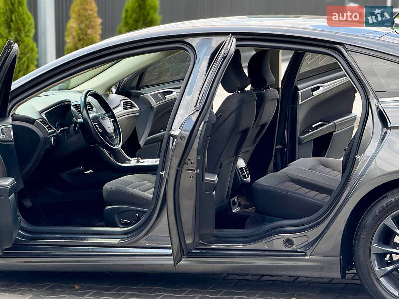 Седан Ford Fusion 2016 в Днепре
