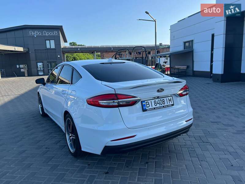 Седан Ford Fusion 2019 в Полтаві