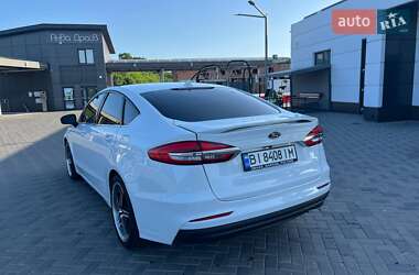 Седан Ford Fusion 2019 в 