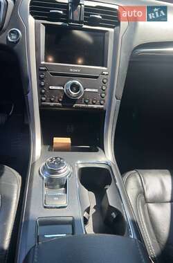 Седан Ford Fusion 2019 в 