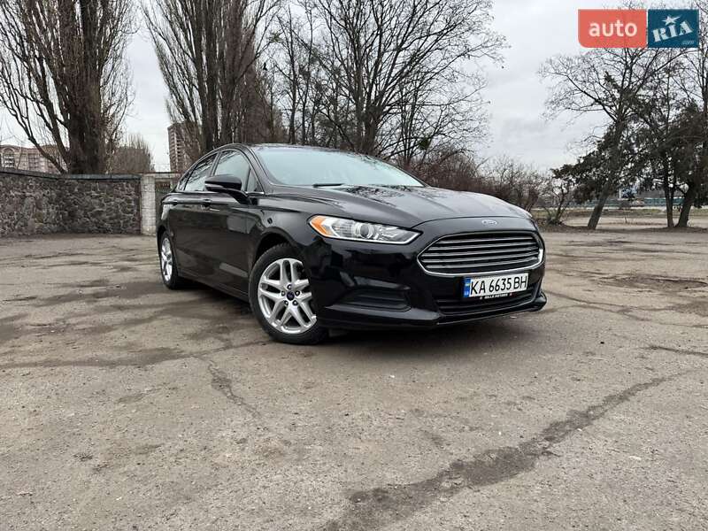 Седан Ford Fusion 2016 в 