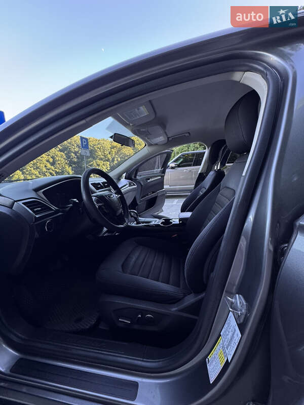 Седан Ford Fusion 2013 в Тернополе