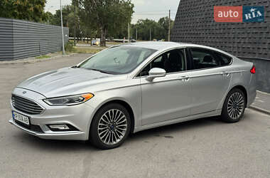 Седан Ford Fusion 2016 в 