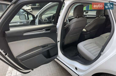 Седан Ford Fusion 2014 в 