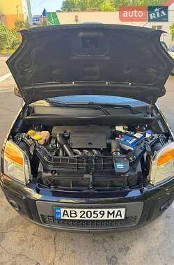 Хэтчбек Ford Fusion 2009 в 