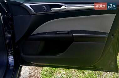 Седан Ford Fusion 2014 в 