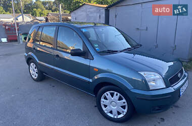 Хэтчбек Ford Fusion 2004 в 