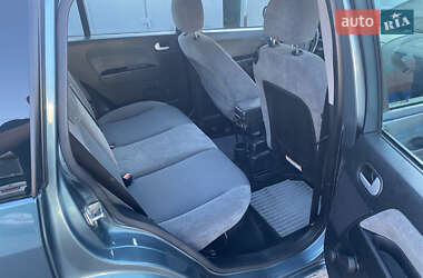 Хэтчбек Ford Fusion 2004 в 