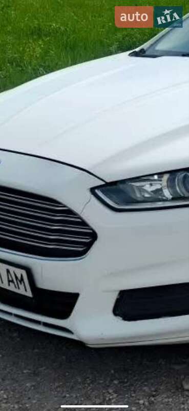Седан Ford Fusion 2015 в Чернігові