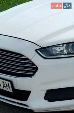 Седан Ford Fusion 2015 в 