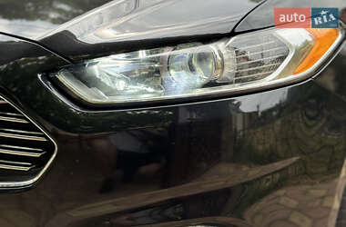 Седан Ford Fusion 2015 в 