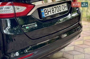 Седан Ford Fusion 2015 в 
