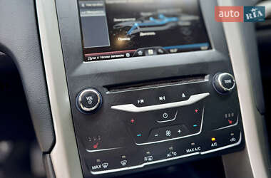 Седан Ford Fusion 2015 в 