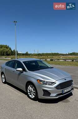 Седан Ford Fusion 2019 в 