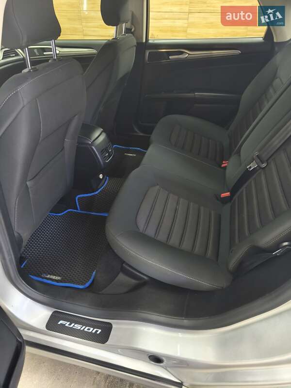 Седан Ford Fusion 2019 в Львове