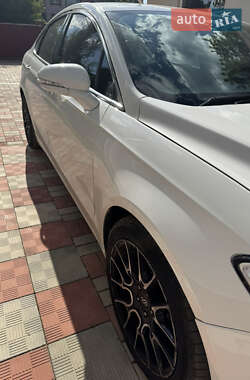 Седан Ford Fusion 2014 в 
