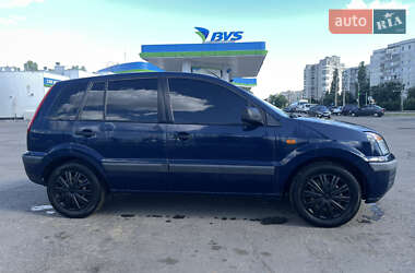 Хэтчбек Ford Fusion 2010 в 