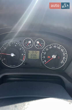 Хэтчбек Ford Fusion 2010 в 