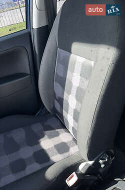 Хэтчбек Ford Fusion 2010 в 