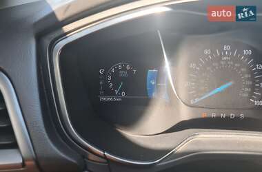 Седан Ford Fusion 2013 в 