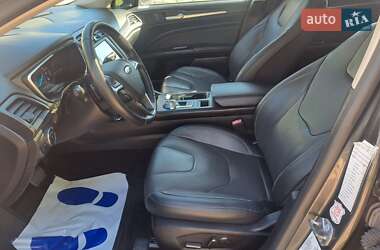Седан Ford Fusion 2019 в 