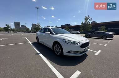 Седан Ford Fusion 2016 в 