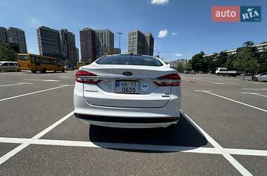 Седан Ford Fusion 2016 в 