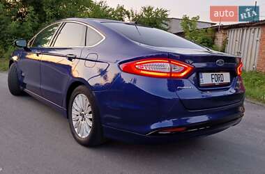 Седан Ford Fusion 2013 в 
