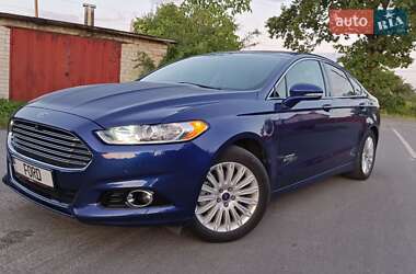 Седан Ford Fusion 2013 в 