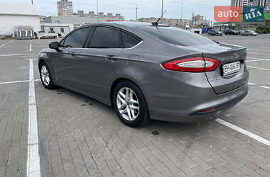 Седан Ford Fusion 2012 в 