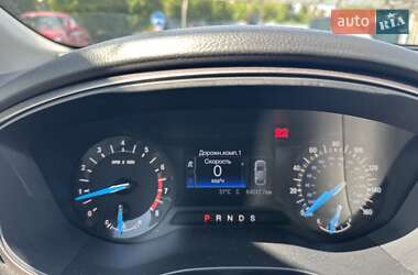 Седан Ford Fusion 2016 в 
