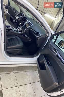 Седан Ford Fusion 2013 в 
